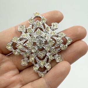 Vintage Sarah Coventry Circa 70s Clear Rhinestones Brooch Leading Lady